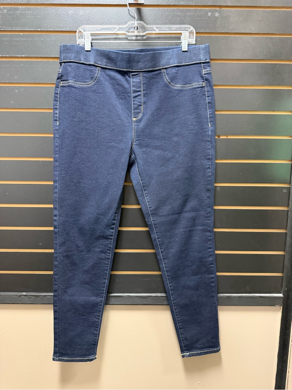 St. John’s Bay Jeggings Size 14 Dark Wash Pull On Skinny Jeans